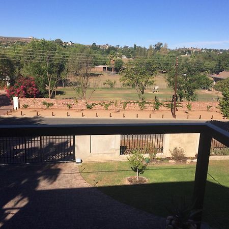 21 On Klein Karoo Apartment Oudtshoorn Exterior photo