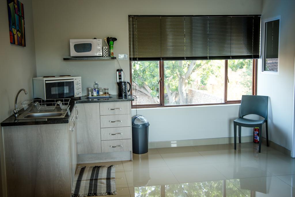 21 On Klein Karoo Apartment Oudtshoorn Exterior photo