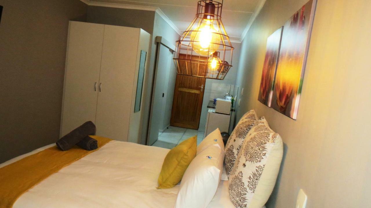 21 On Klein Karoo Apartment Oudtshoorn Exterior photo